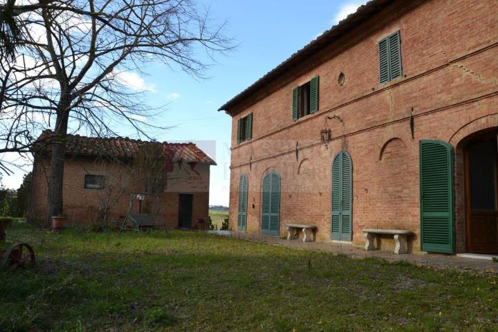 Rustico / Casale in Vendita Siena
