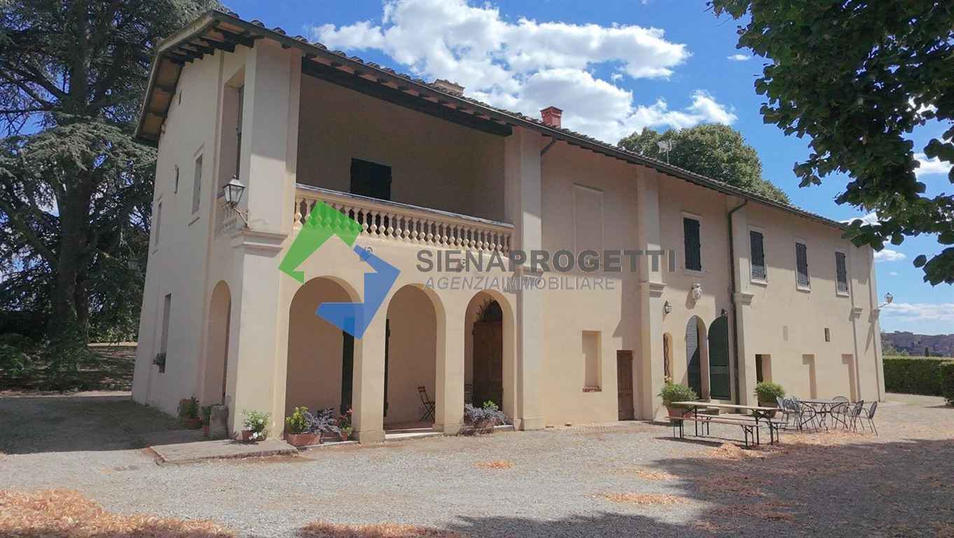 Splendida Villa dimora storica alle porte di Siena, Toscana.