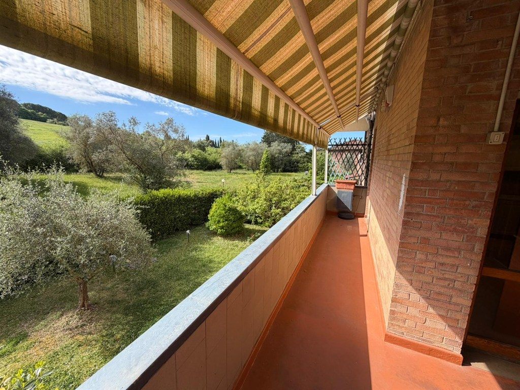 SIENA NORD:ZONA MONTARIOSO. Appartamento di 4 vani in bella zona residenziale