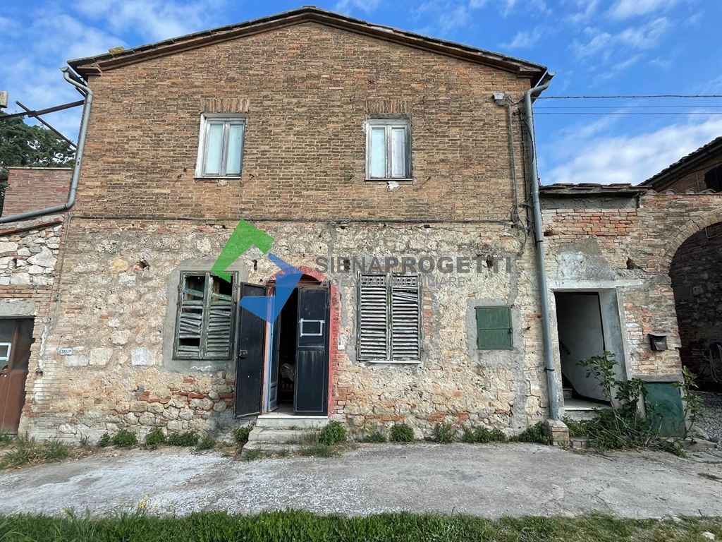 Vendesi in Strada di Radi porzione di casale da ristrutturare