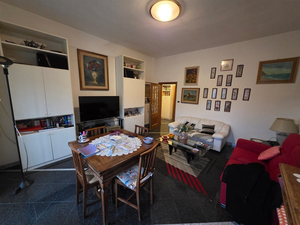 Siena- zona Petriccio. Appartamento ultimo piano con cantina e posto auto