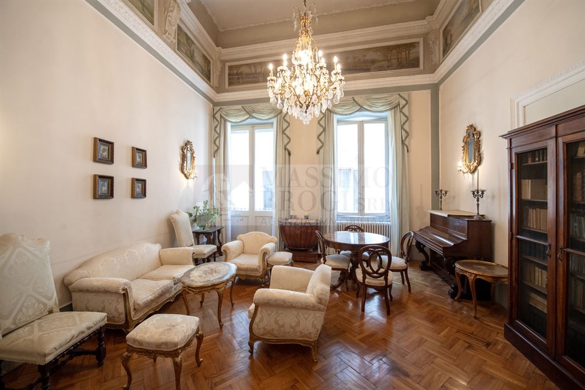 Appartamento notificato in palazzo neoclassico